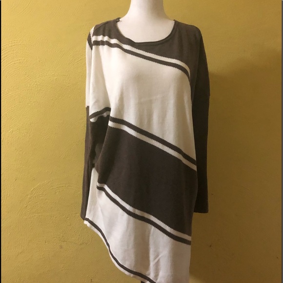 New Woman’s Marble Asymmetric Sweater NWT! - Picture 14 of 14